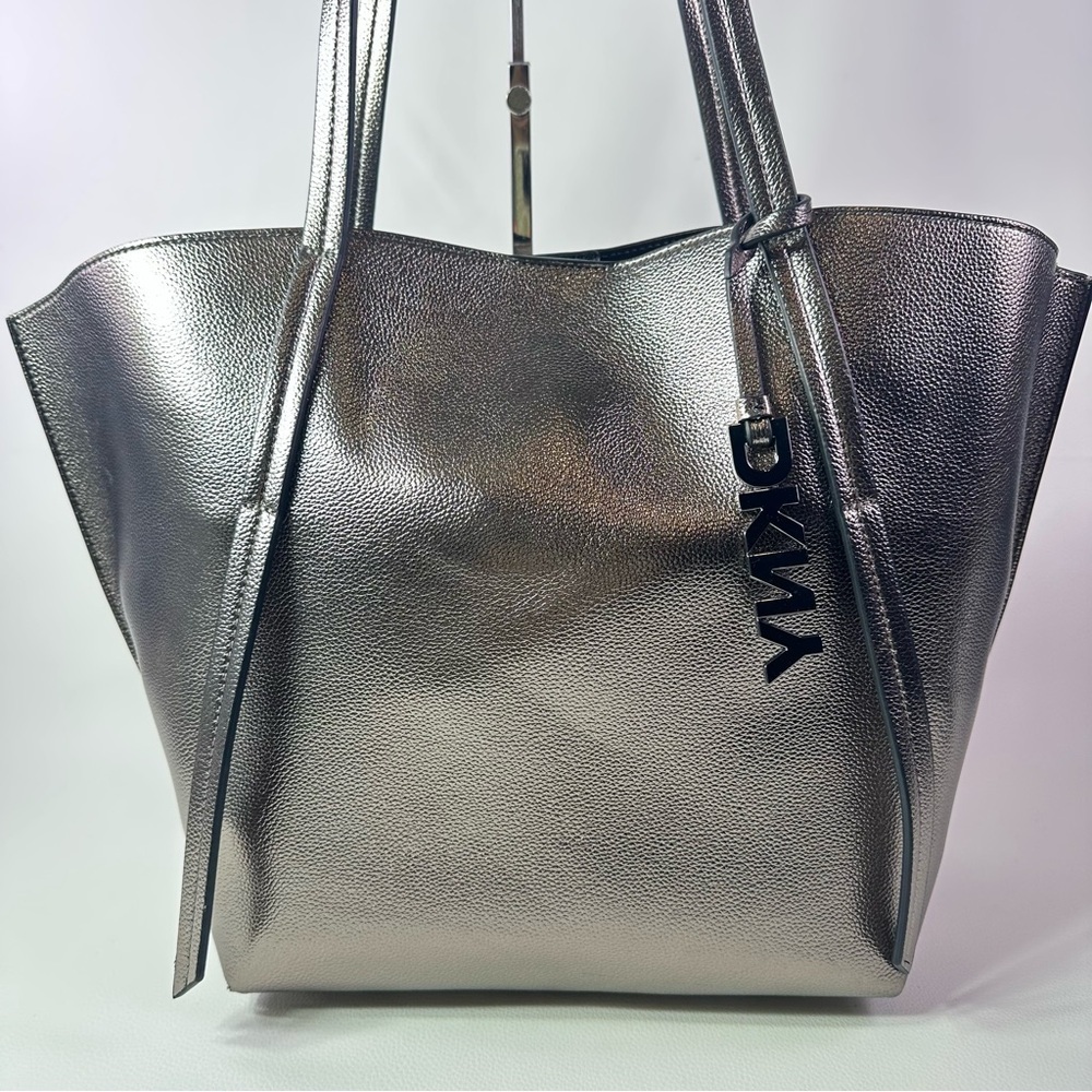 NEW DKNY WOMEN’S LYDA METALLIC EXTRA LARGE TOTE BAG - Picture 2 of 10